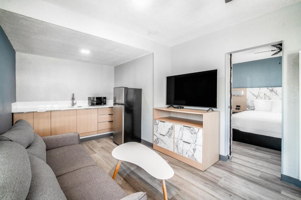 King Studio with Sofa Bed interior
